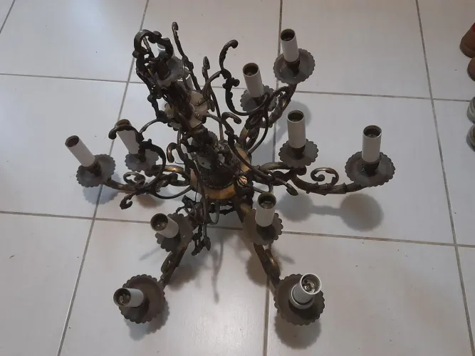 Lustres clássicos em bronze