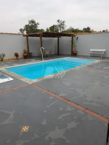 Casa residencial à venda no bairro Jardim Porangaba em Águas de São Pedro (SP)