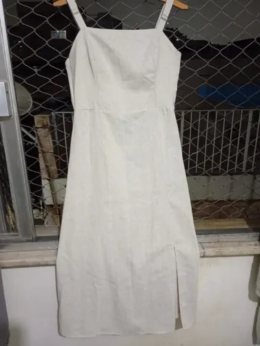 Vestido com alça regulável Midi Busto Reto Areia estiloso