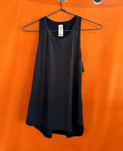 Blusa esportiva infantil/ 12-13 anos