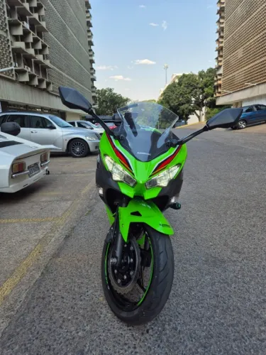 Kawasaki ninja 400 em ótimo estado