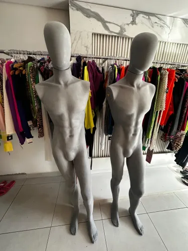 Maniquim masculino 2 unidades tem braços