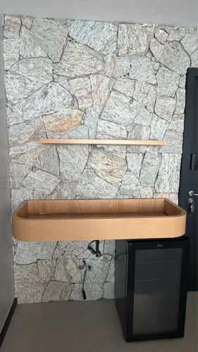 Bancada de madeira super conservada