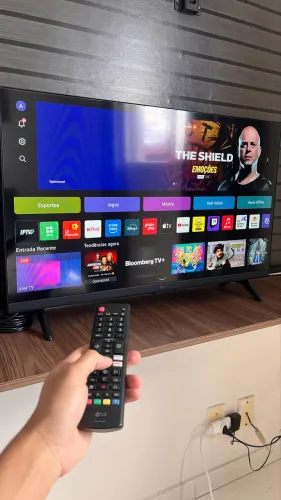 OPORTUNIDADE - Smart Tv LG 32 (LR600)