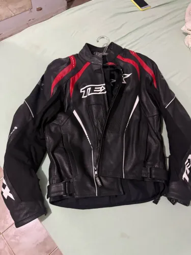 Jaqueta de couro para motociclista 