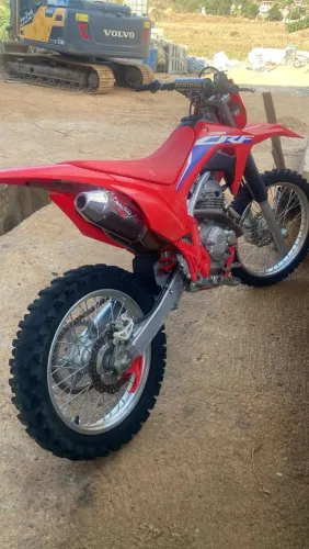 Crf 250 f muito nova