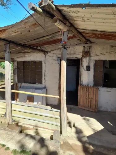 Sítio a venda em São Miguel arcanjo bairro ferreirada 4 cômodos simples