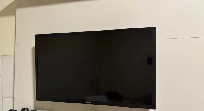 VENDO SMART TV SAMSUNG 32 POLEGADAS- NUNCA MEXIDA