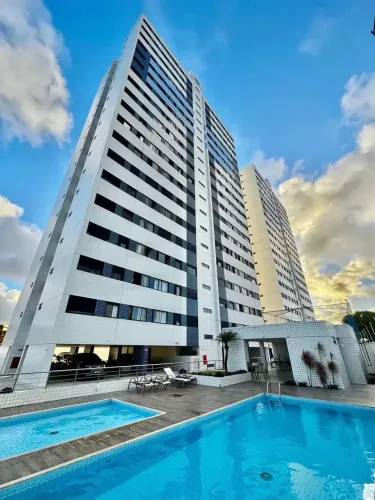 Apartamento com móveus fixos com 2 quartos em Barro Duro - Maceió - AL, R$450.000,00.