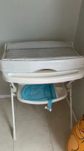 Banheira de bebê e trocador