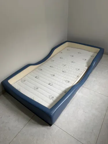 Cama montessoriana marca INPHANTIL