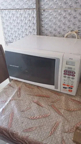 Micro-ondas em perfeito estado