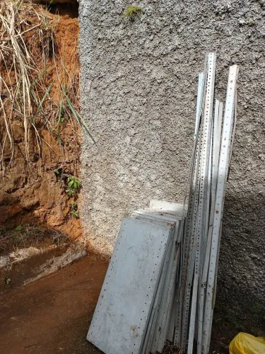 Prateleiras de aço