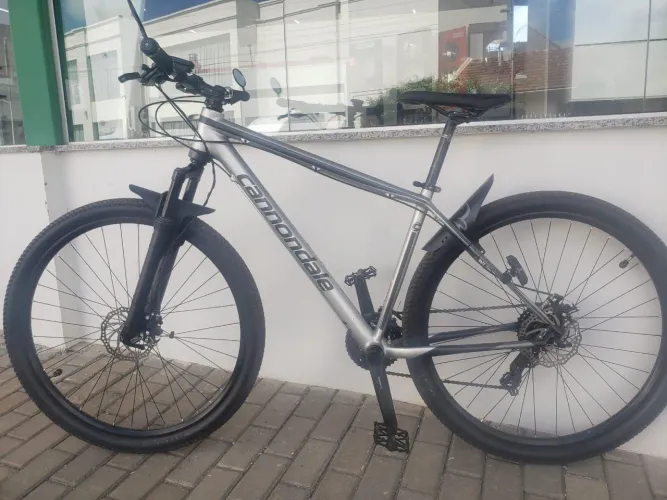 Bicicleta Cannondale Carbon MT Aro 29 M