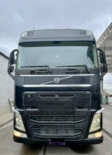 Caminhao Volvo FH 540 6x4 2016