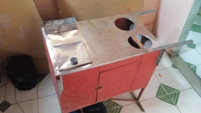 Carrinho de cachorro quente.
