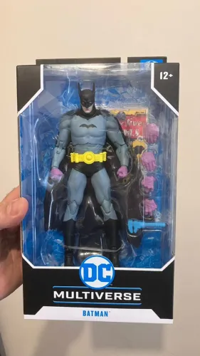 Boneco De Ação Articulado Batman Dc Multiverse Action Comics