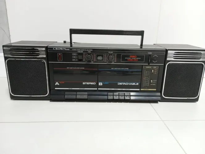 Boombox Crown - no estado