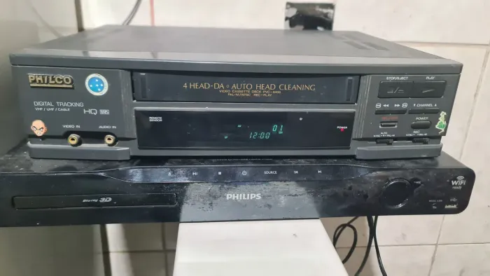 Vídeo cassete Philco 4 cabeça 