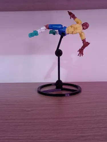 Boneco Articulado Jogador de Futebol Artesanal Pintado a Mão com Suporte