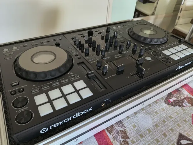Controladora ddj 800