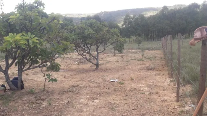 Lote 432 mts. Cercado. Com escritura.