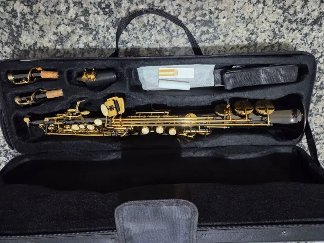 Sax soprano seminovo  Vendo Troco 