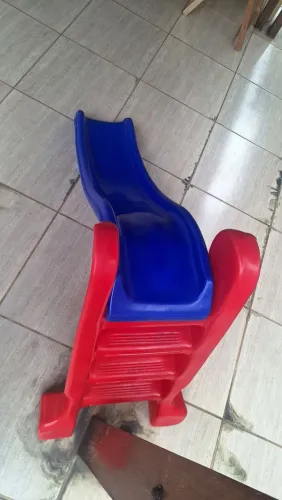 Escorregador infantil 