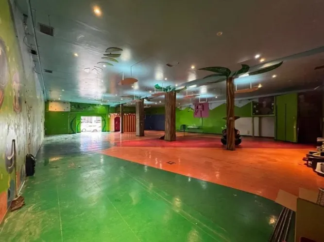 Aluguel de ponto comercial com 810m² na vila Mathias em Santos -SP
