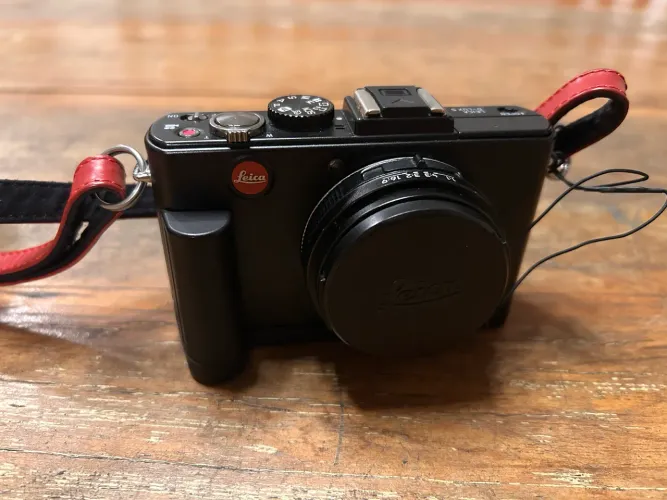 Câmera Leica D-Lux 5 - A MAIS NOVA DO BRASIL com acessórios Originais Leica