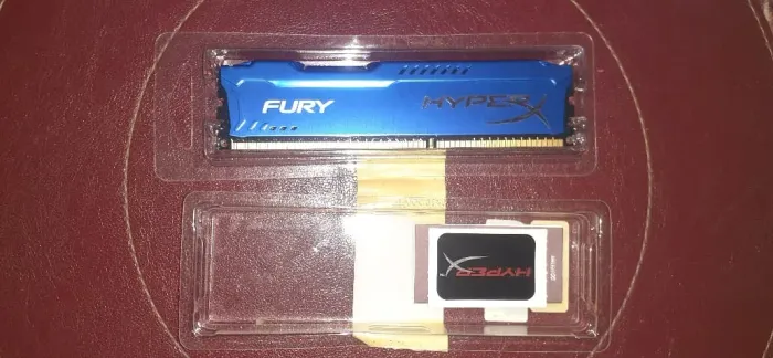 Vendo memória gamer ram ddr3 4 GB 1866 MHz nova