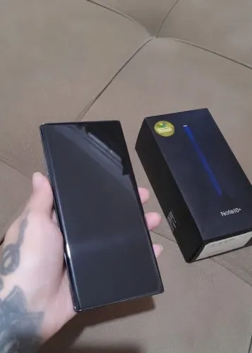 Note 10 plus, estado de novo, acompanha caixa e carregador