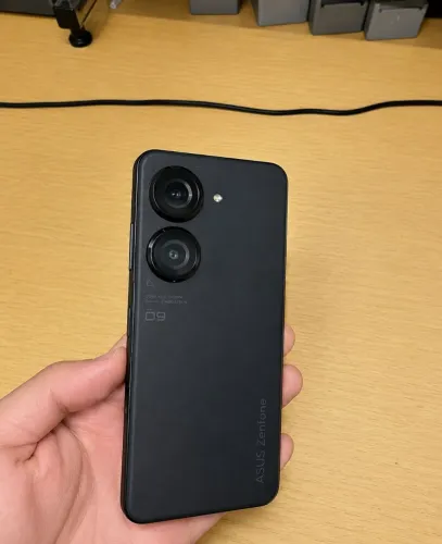 Zenfone 9