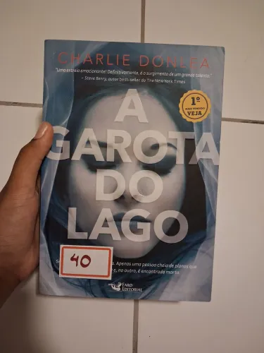 Livro A Garota do Lago