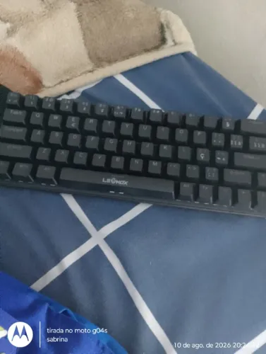 Teclado gamer usado sem cabo e mouse pad sem está usado