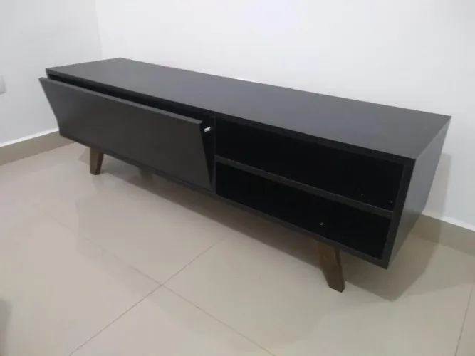 Rack para Sala Preto e Moderno com Nichos - Ótimo Estado