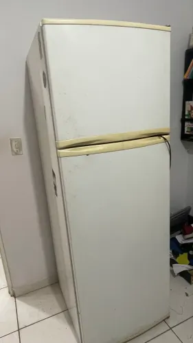 Geladeira Cônsul *com defeito 