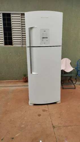 Geladeira Frost Free Brastemp 440 litros gelando muito bem entrego.