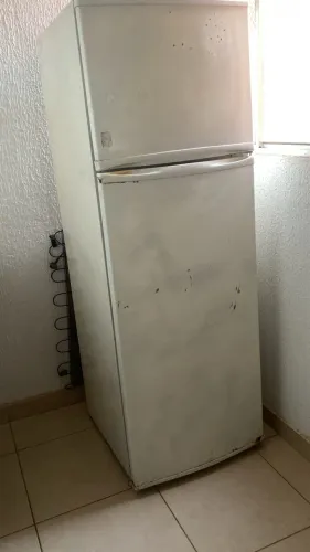 Geladeira conservada