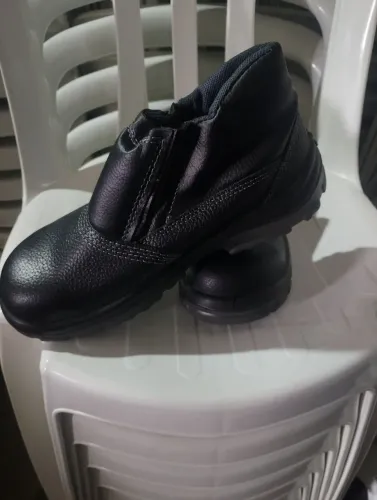 Botas ,luvas proteção Epis