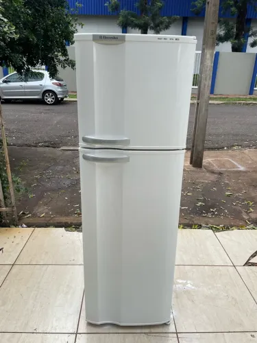 Geladeira Electrolux Duplex 260 Litros ( Frost Free )