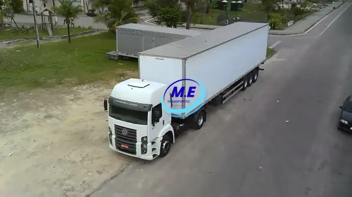 19-320 + Carreta Baú 