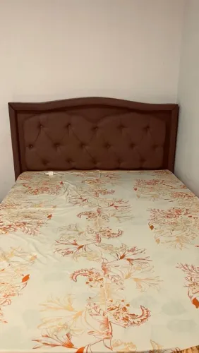 Vende-se cama box casal+cabeceira estofada