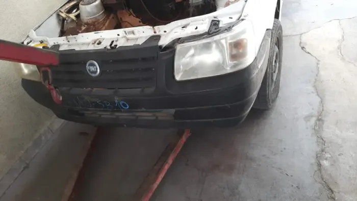 Parachoque dianteiro Fiat Uno Mille 2007
