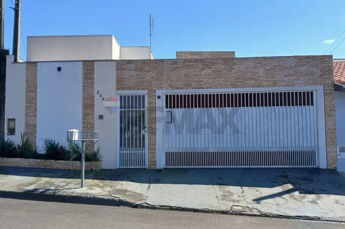 Casa a venda, com 3 dormitórios no Jardim Cambuí - Botucatu/SP