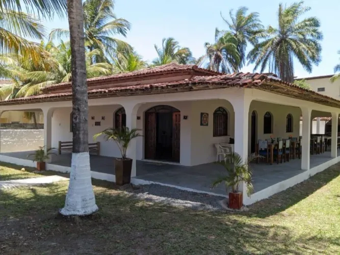 Casa de Praia com Terreno à Venda em Ilhéus