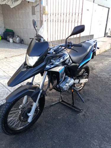 (Xre300,14/15) Moto conservada, minha primeira moto, então muito cuidadoso, sem armengo! .