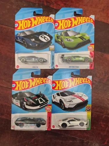 4 Hot Wheels Ford Gt