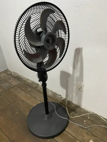 Ventilador novinho , usado em menos de 1 mês