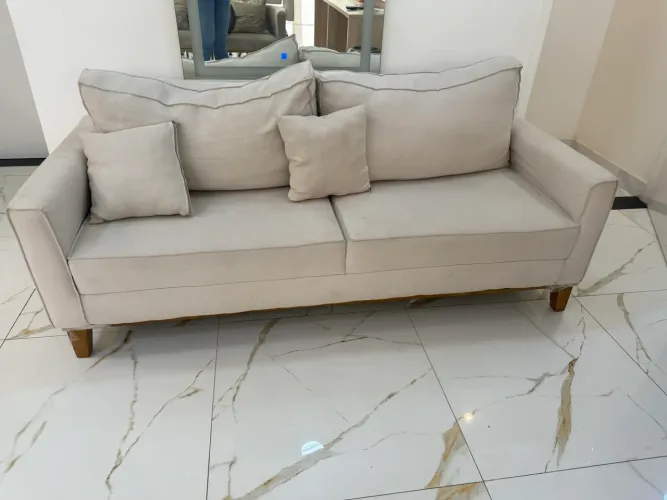 Sofá moderno e elegante a venda